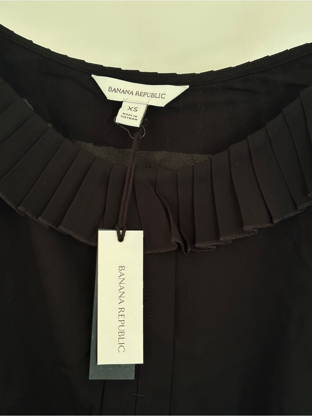 Banana Republic Georgette Ruffle Tank - Picture 2 of 2